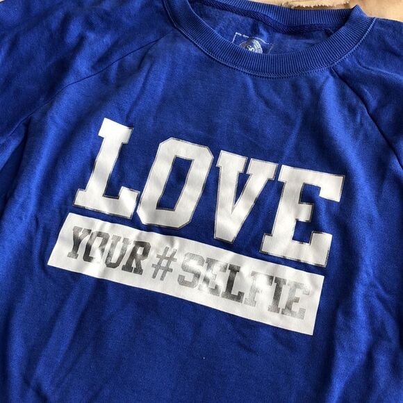 Love Your Selfie Light Sweatshirt - Picture 2 of 4